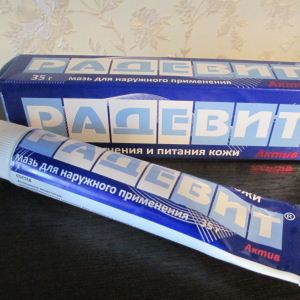 Как применять Ретиноевую мазь в борьбе с морщинами