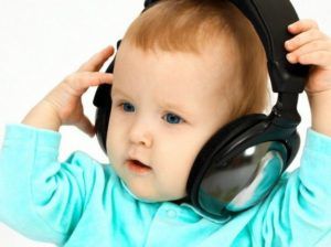 Один из признаков тугоухости является отсутствие реакции на громкую музыку